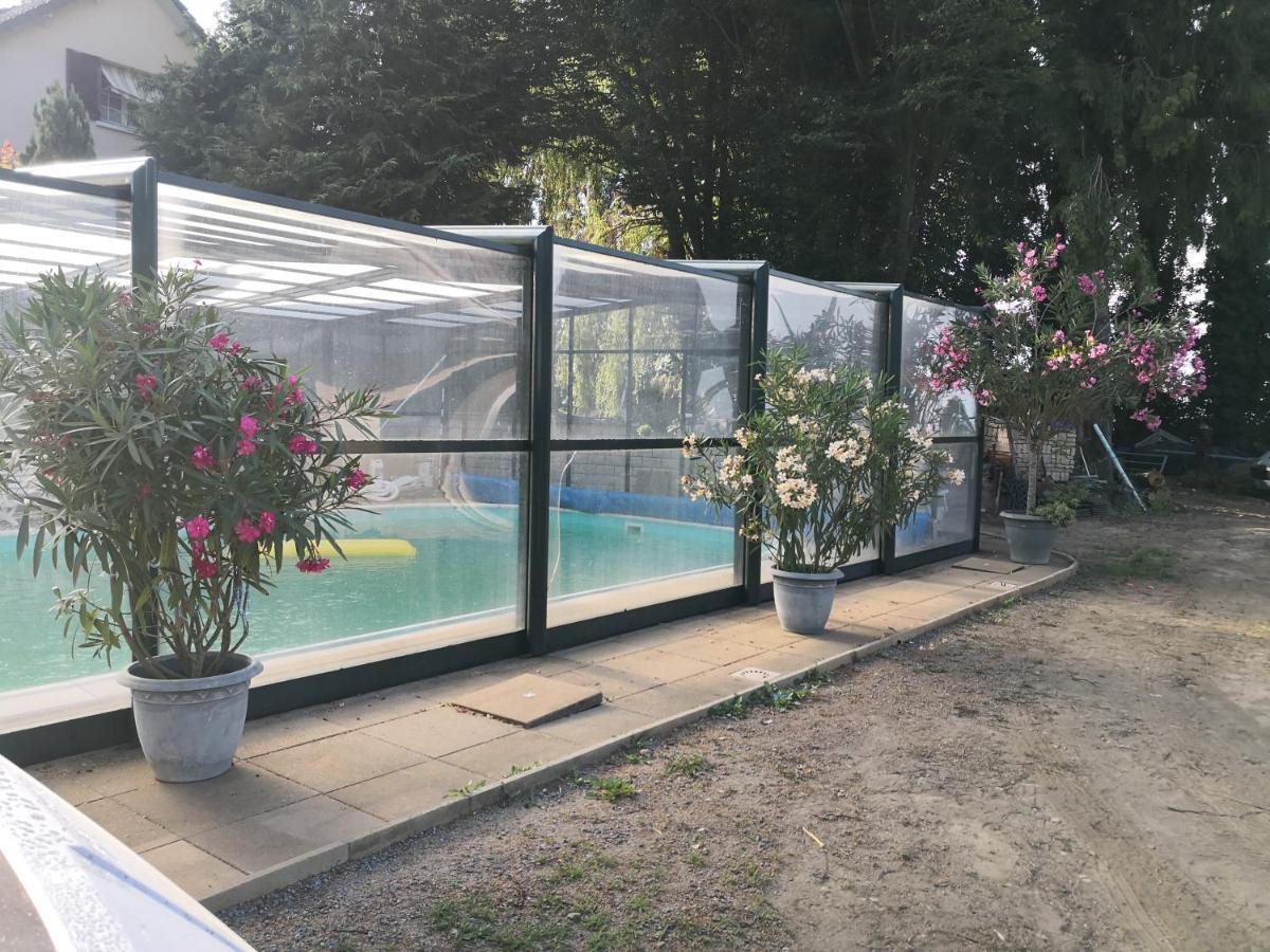 Bed and Breakfast Au Jardin Fleuri Secondigny Exterior foto