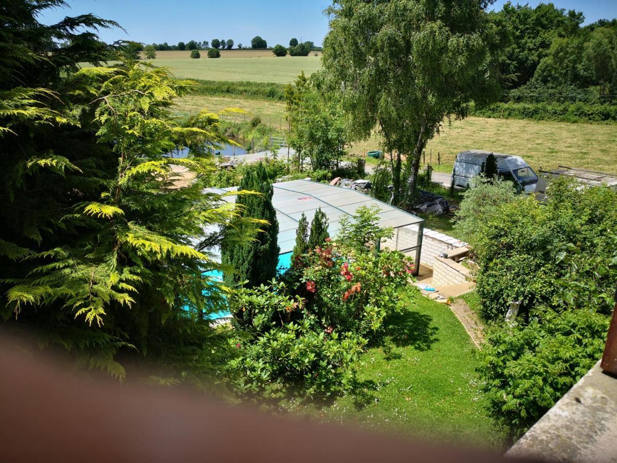 Bed and Breakfast Au Jardin Fleuri Secondigny Exterior foto
